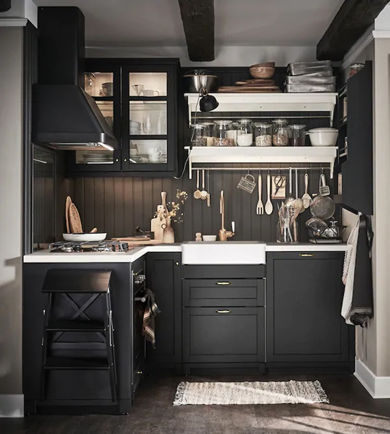 Foto cucine IKEA LERHYTTAN mordente nero.