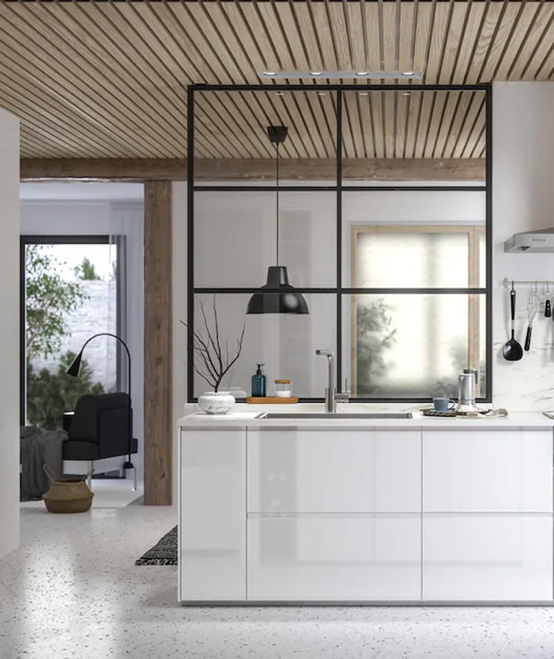 Cucina IKEA VOXTORP bianco lucido.