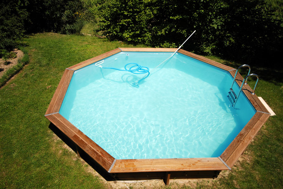 Piscine seminterrate in legno.