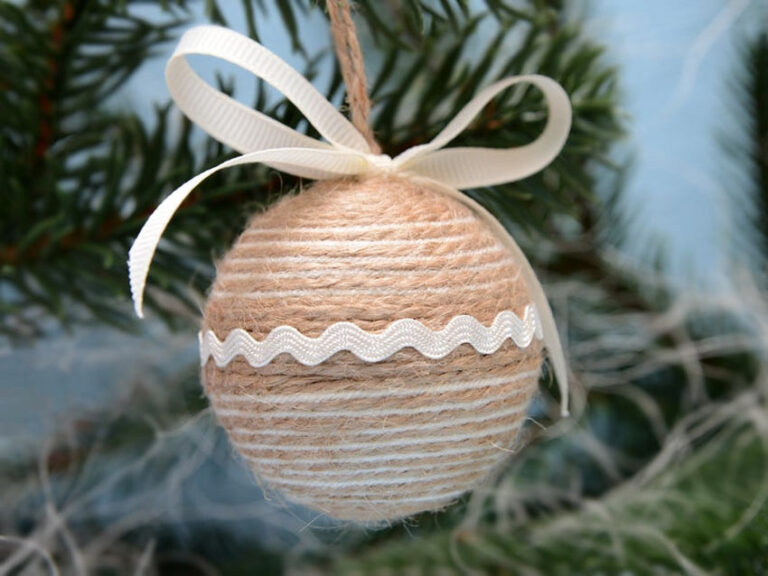 Idee Per Palline Di Natale Fai Da Te Palline di Natale fai da te: 15 idee originali da cui prendere spunto