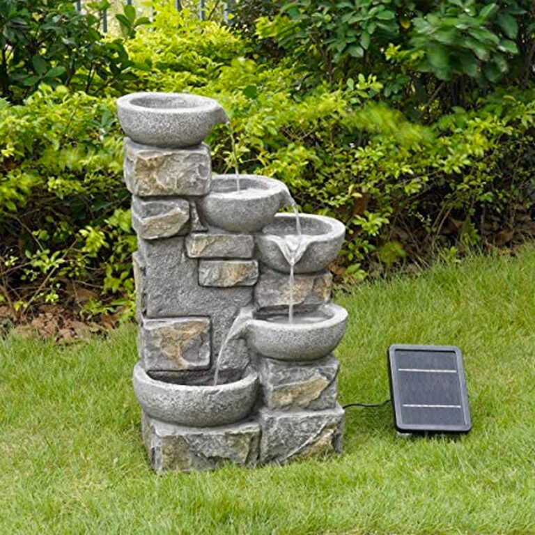 Fontane in pietra 10 idee per dare un tocco rustico al vostro giardino